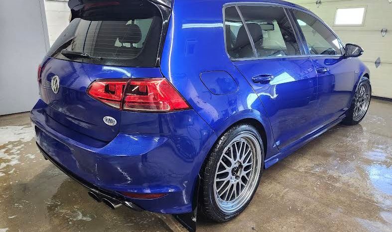 
Volkswagen Golf R 2016 full									