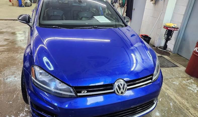 
Volkswagen Golf R 2016 full									