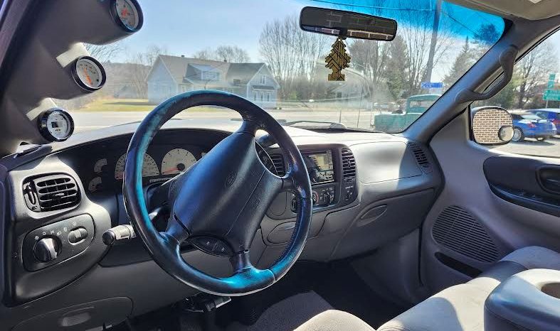 
Ford Lightning 2001 full									