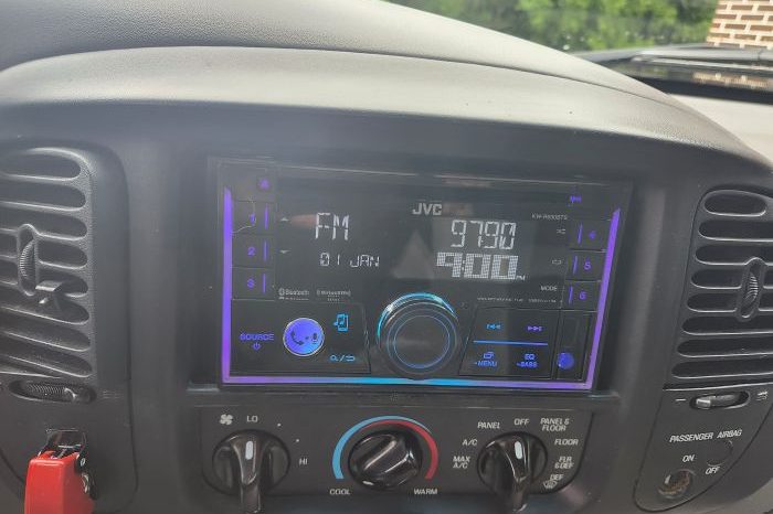 
Ford Lightning 2000 full									