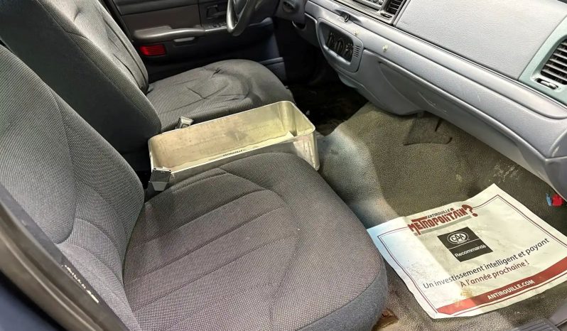 
Ford Crownvictoria 1999 full									