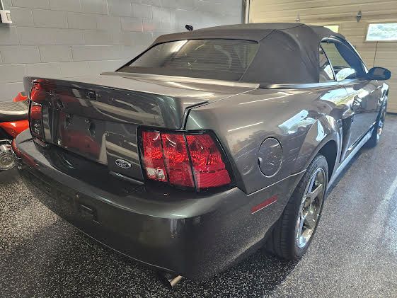 Ford Mustang Cobra SVT 2003