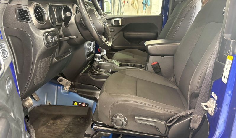 
Jeep Wrangler Sport 2019 full									