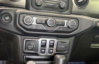 
Jeep Wrangler Sport 2019 full									